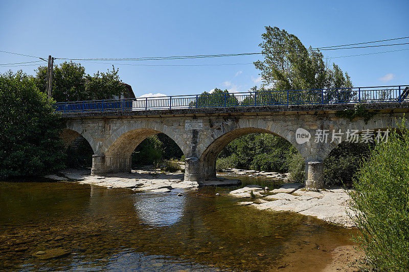 Romanic Bridge。Loma de Montija, Merindades Burgos Castilla y Leon，西班牙